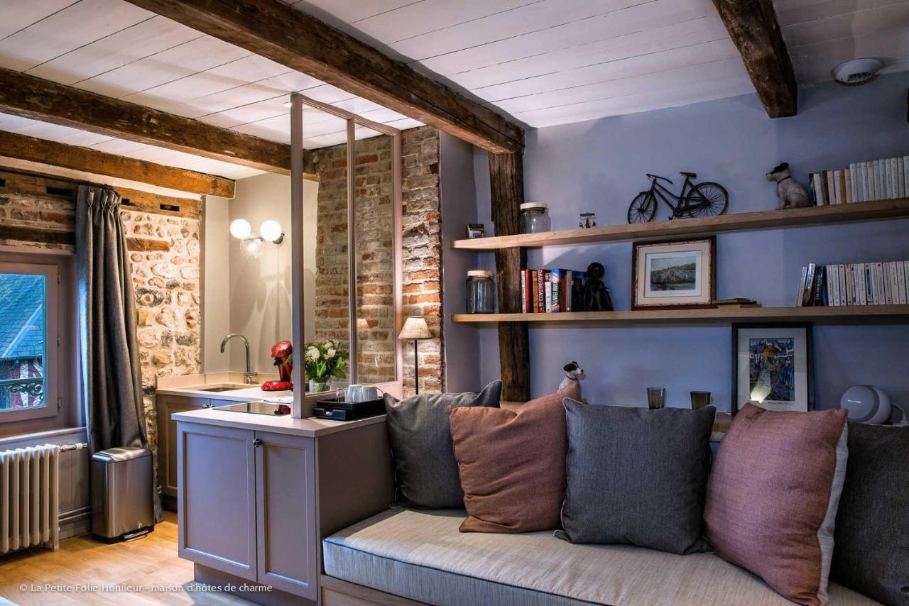 Bed and Breakfast La Petite Folie Онфлёр Экстерьер фото