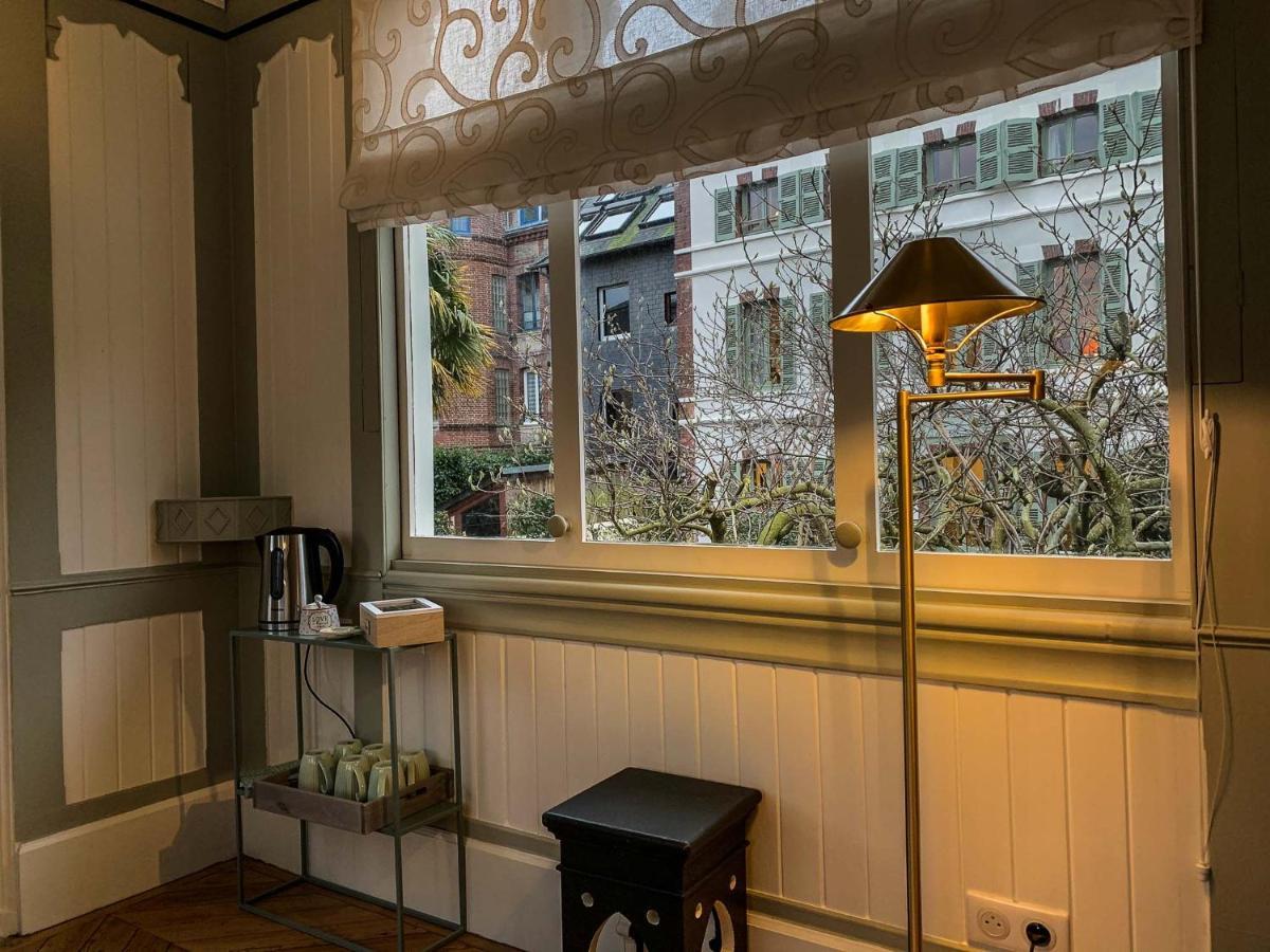 Bed and Breakfast La Petite Folie Онфлёр Экстерьер фото