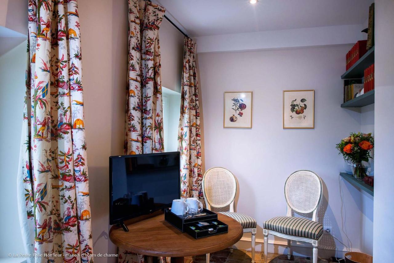 Bed and Breakfast La Petite Folie Онфлёр Экстерьер фото